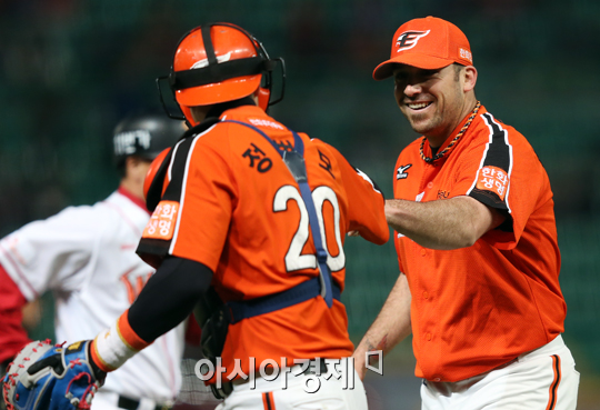 [포토] 이브랜드 '나 오늘 첫 승 할 수 있겠지?'