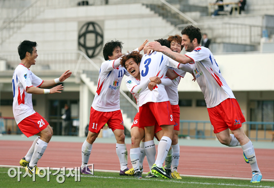 [포토] 김종성 역전골 '기뻐하는 수원FC'