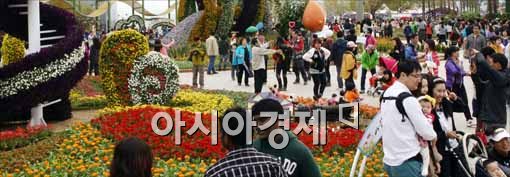 [포토]고양꽃박람회 찾은 관람객들, 여유로운 주말