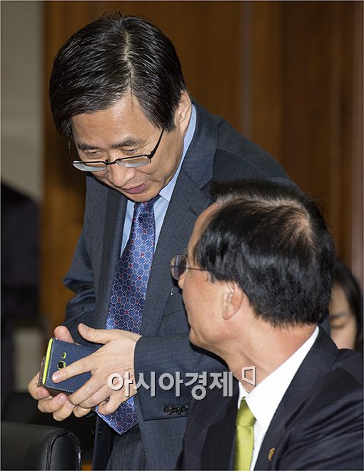 [포토]공정위원장 만나는 조원동 청와대 경제수석