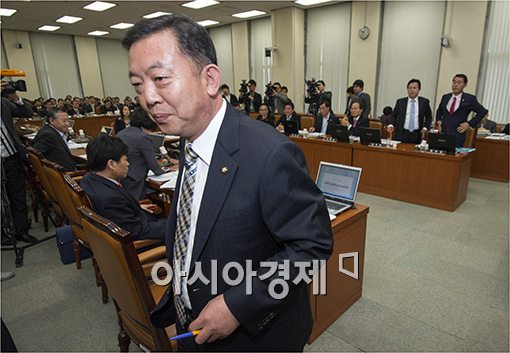 [포토]'대체휴일'갈등, 파행되는 안행위