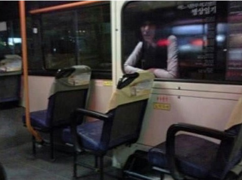 차창밖의 여고생 "여고괴담 속 귀신?"