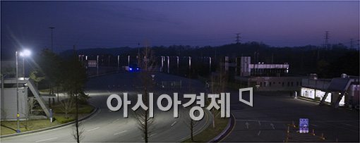 [포토]어둠 깔리는 남북출입사무소