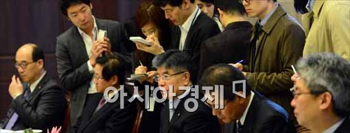 [포토]모두발언하는 한은 김중수 총재