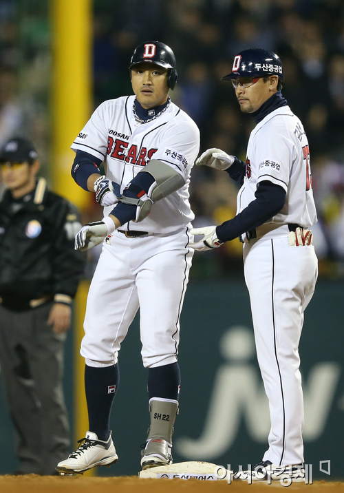 [포토] 1타점 홍성흔 '타격싸움 질 수 없어'