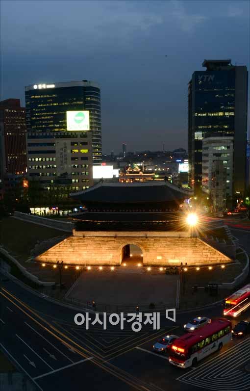 [포토]야간 조명 들어오는 숭례문