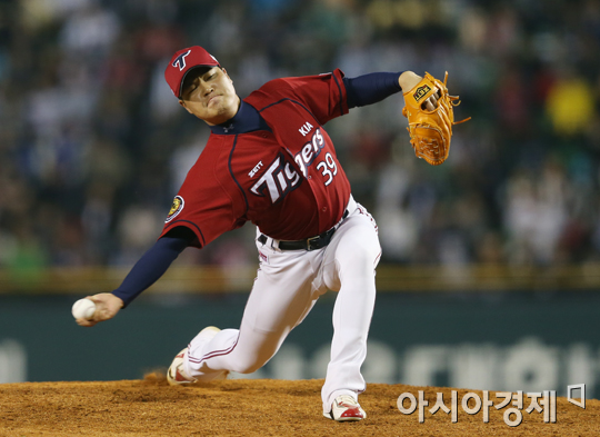 [포토] 유동훈 '지키자 승리!'