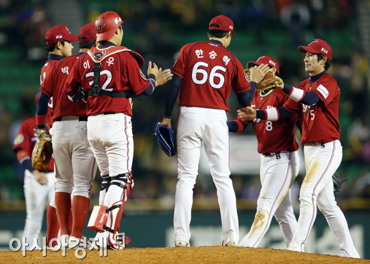 [포토] KIA '8:1 대승 거두고 단독선두 질주~'