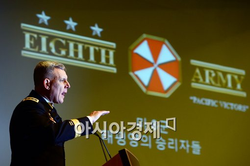 [포토]존 D. 존스 사령관 "한국에서의 근무 영광"