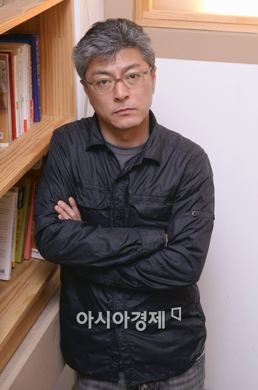 '고령화가족' 송해성 감독 “세상, 충분히 살 만한 가치 있더라”(인터뷰)
