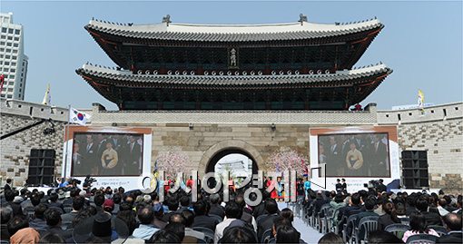 [포토]5년3개월만 다시 보는 숭례문