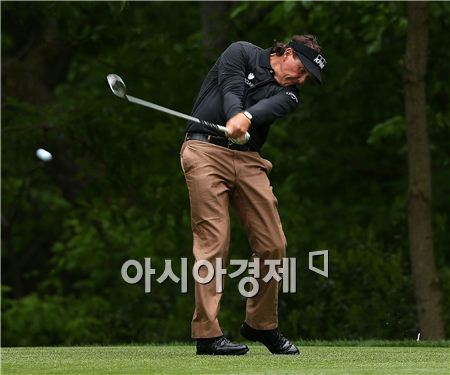 [웰스파고] 미켈슨, 선두 "가자, 설욕전~"