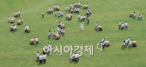 [포토]서울광장에 나타난 수레의 정체는?