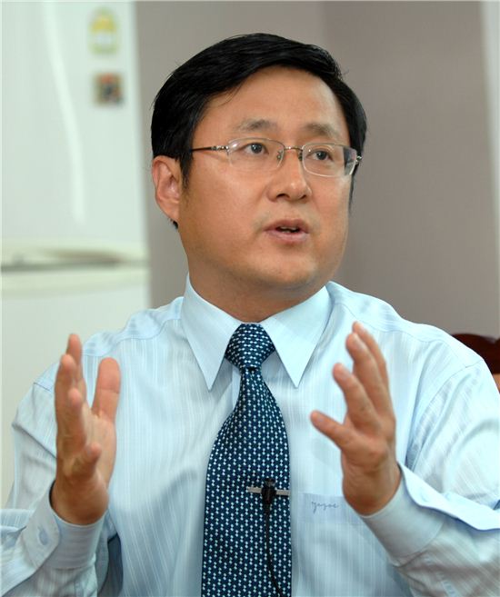 김성환 노원구청장은 45만 구민이 나서 15만 노원구 청소년을 돌보는 '마을이 학교다' 사업을 적극 추진하겠다고 밝혔다.