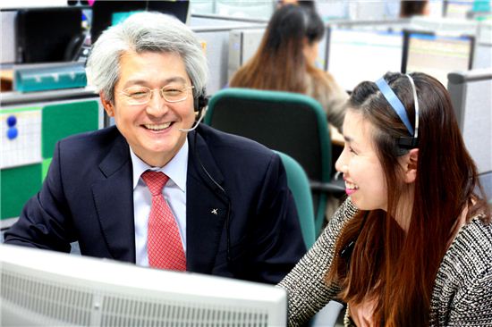 김태오 하나HSBC생명 대표, '일일 고객상담사' 체험