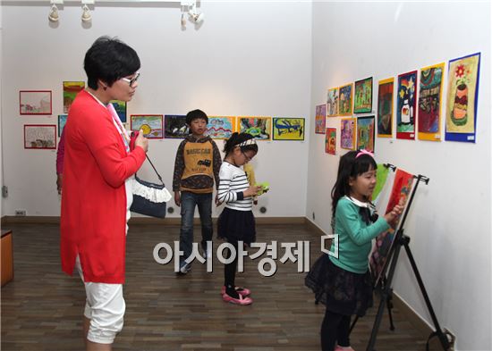 [포토]광주 중앙초등학교 학생들, 아주 특별한 전시회 개최
