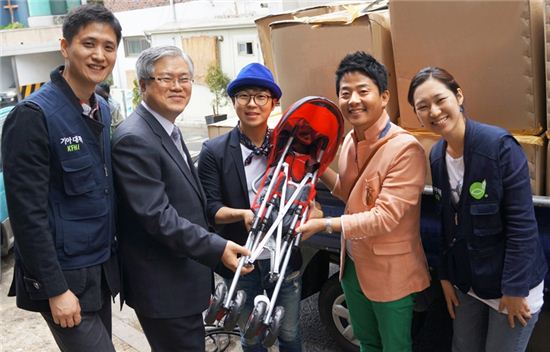 김준호 홍인규, 2천만원 상당 장난감 기부 '훈훈'