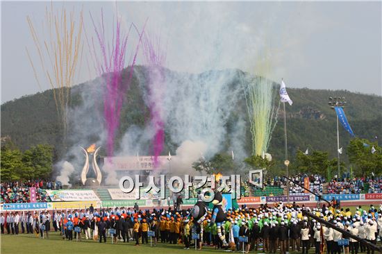 장흥서 하나 된 200만 도민... 제52회 전라남도 체육대회 개막
