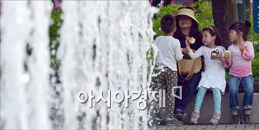 [포토]초여름 날씨 속 분수쇼