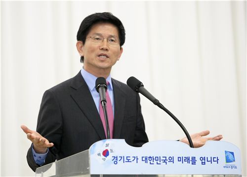 김문수 '경기도현대사' 왜곡부문 "고쳐 사용" 폐기거부