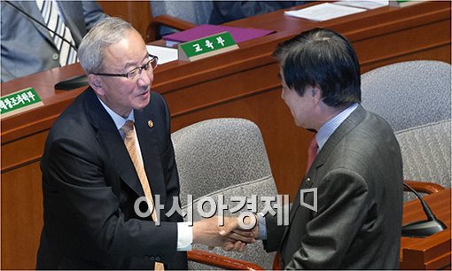 [포토]"추경예산안 통과 합니다"