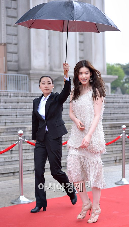 [포토]정은채, 조금은 난해한 드레스~