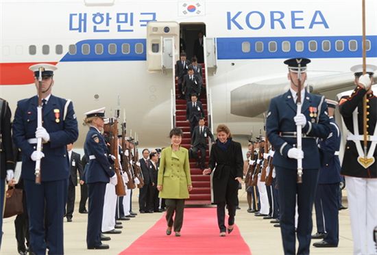 [朴대통령 방미]美공조·100兆·3억弗, 세토끼 다 잡았는데…