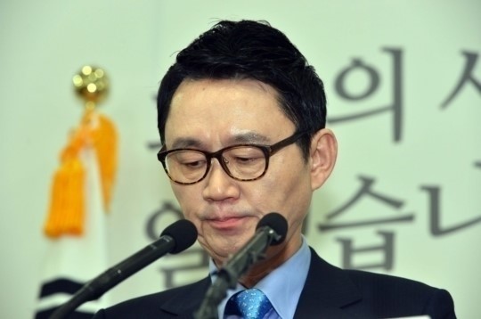윤창중, 기자회견 열어 성추행 의혹 부인