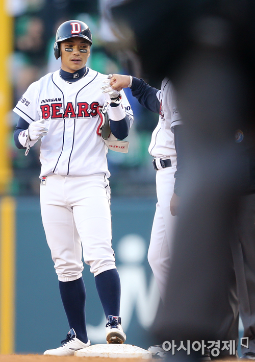 [포토] 1타점 이종욱 '점수 추가요~'