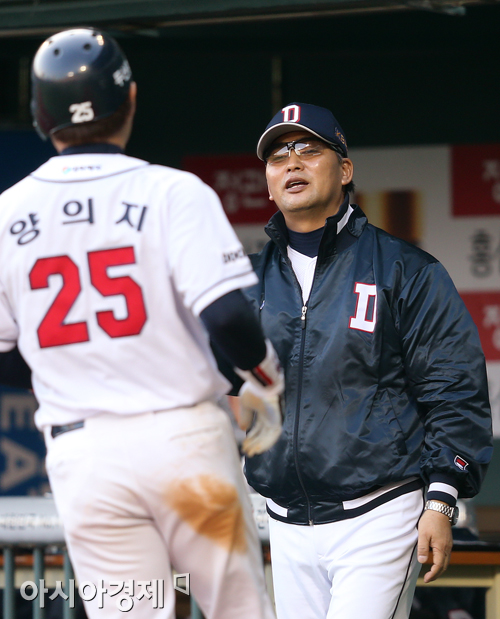 [포토] 김진욱 감독 '양의지 판단 좋았어~'
