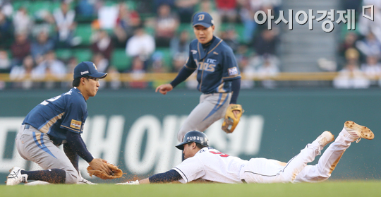 [포토] 도루사 오재원 '늦었나'