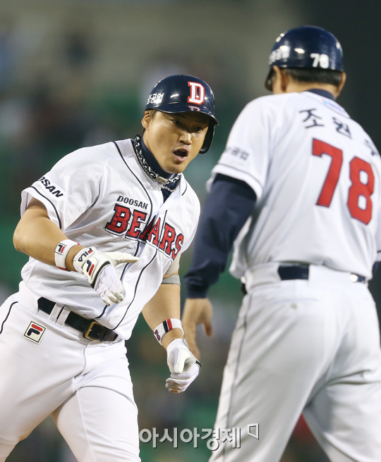 [포토] 홍성흔 '넘겼어!'