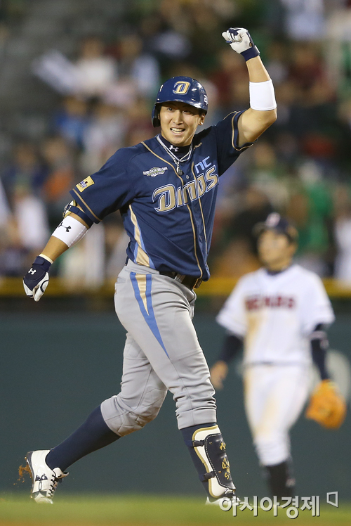 [포토] 동점타 나성범 '주먹을 불끈'