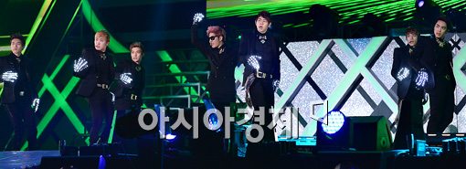 [포토]스피드, 드림콘서트에서도 빛나는 'LED 장갑 퍼포먼스'