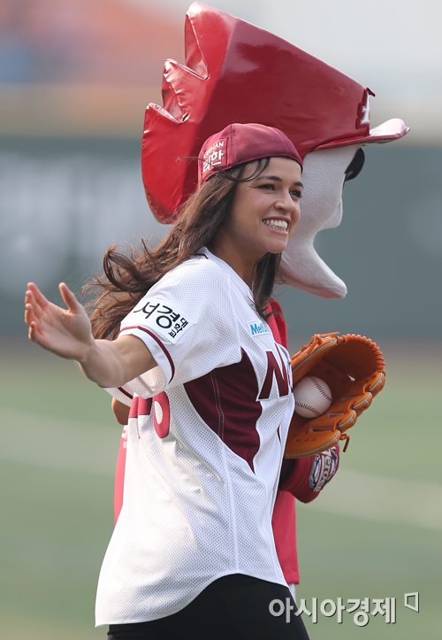 [포토] 미셸 로드리게스 '새하얀 치아 드러내며~'