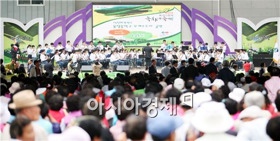 보성군, 다향의 밤 축제의 열기로 뜨거워진다