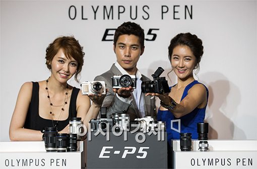 [포토]올림푸스, 미러리스 플래그쉽 'PEN E-P5' 출시