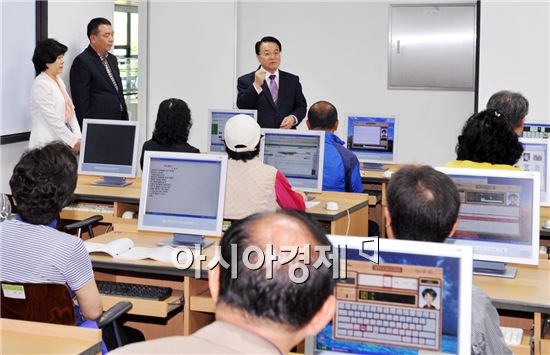 [포토]광주 서구, 주민 정보화 교육  