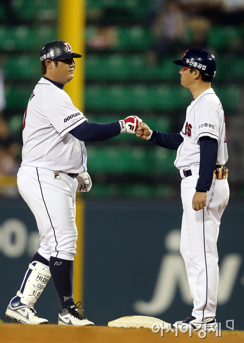 [포토] 최준석 '추격 적시타'