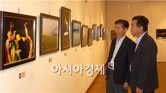 고창군 사진동호회, 회원전 문화의전당 개최