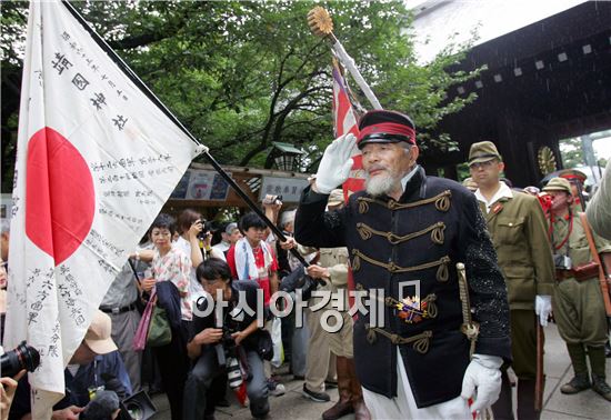 한일국방장관회담 4년만에 개최… 대북공조 이뤄지나