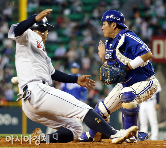 [포토] 홈인하는 김현수