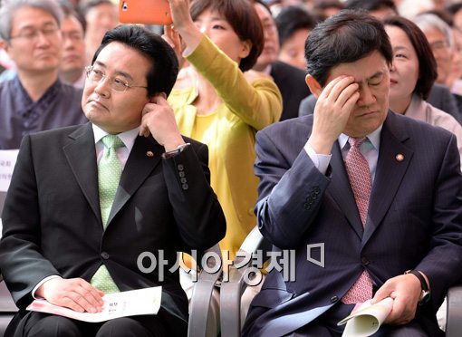 [포토]아직은 어색한 사이 