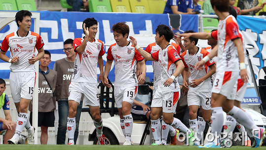 [포토] 서동현 선제골 기쁨