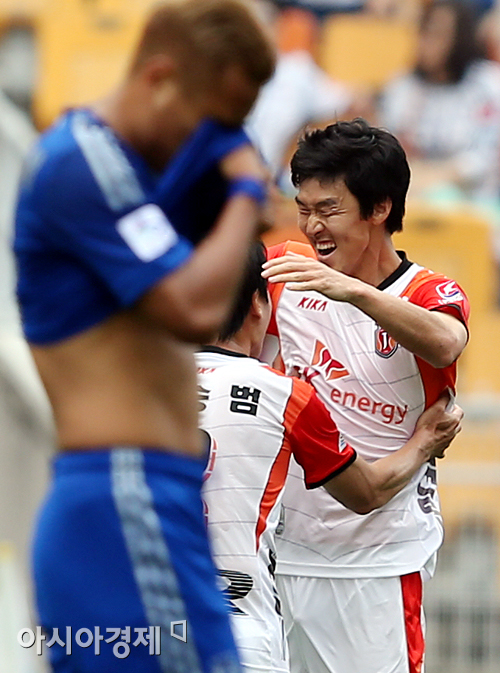 [포토] 서동현 추가골 '희비교차'