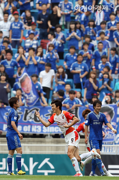 [포토] 서동현 '친정 식구 울리는 추가골'