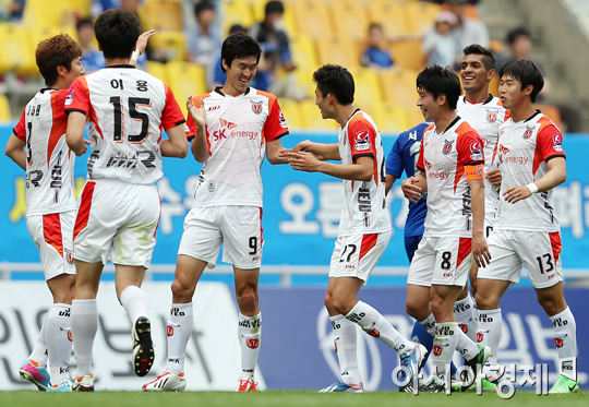 [포토] 서동현 추가골에 기뻐하는 제주