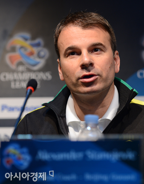 [포토] 서울전 각오 밝히는 스타노예비치 감독