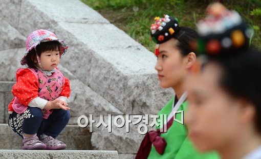 [포토]'엄마, 나는 언제 어른이 되요?'