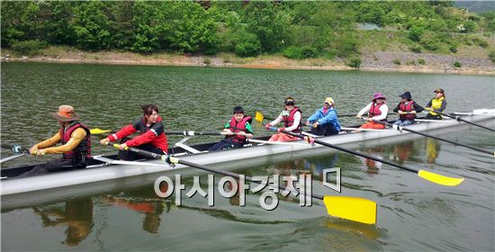 장성호서 즐기는 조정레포츠 ‘인기’